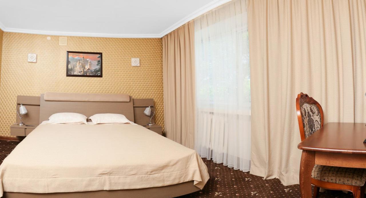 Green City Hotel Nikolayev Exterior foto